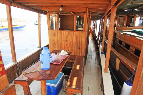 standard boat cabin3